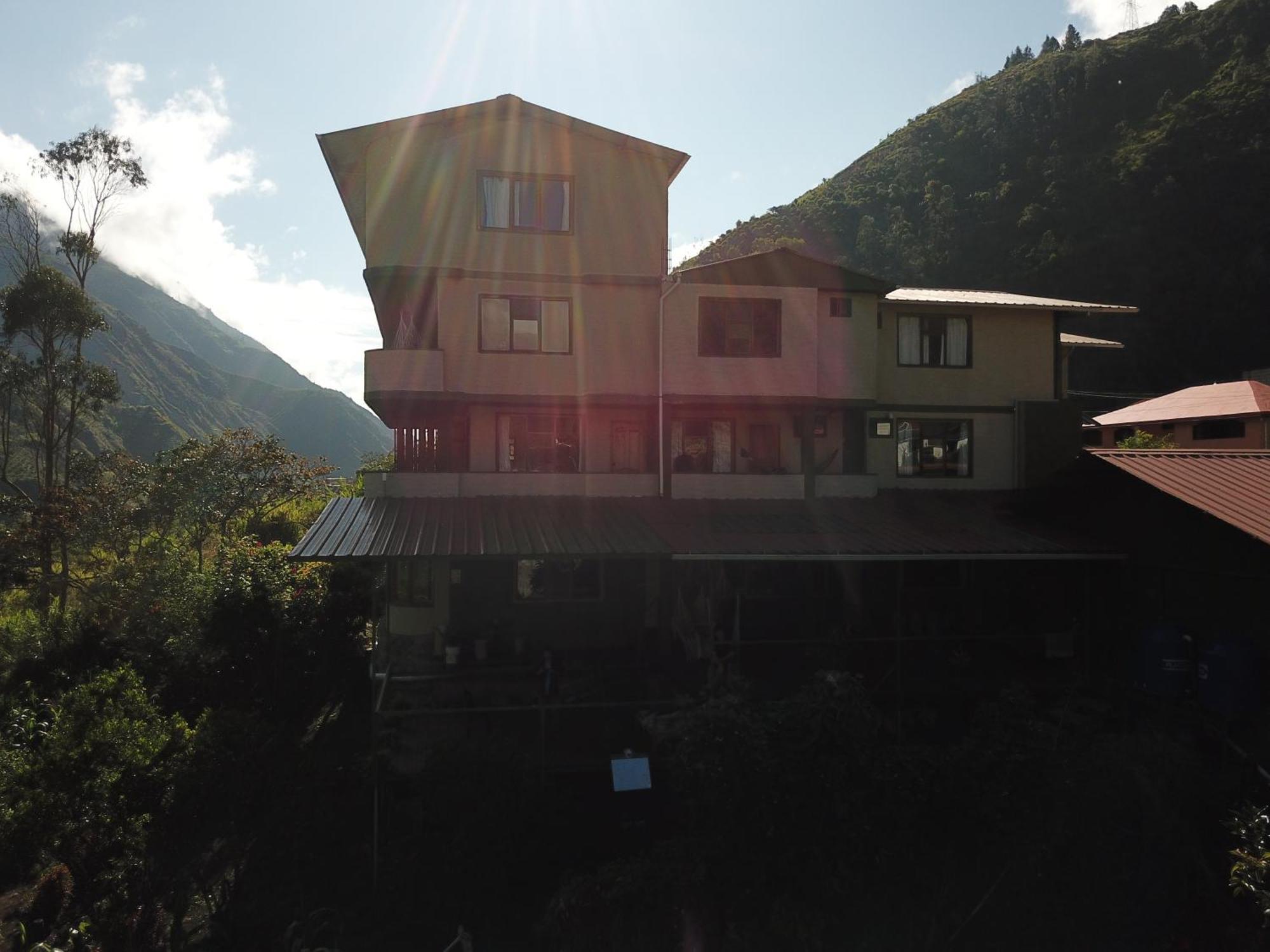 La Casa Verde Eco Guest House บาญอส ภายนอก รูปภาพ